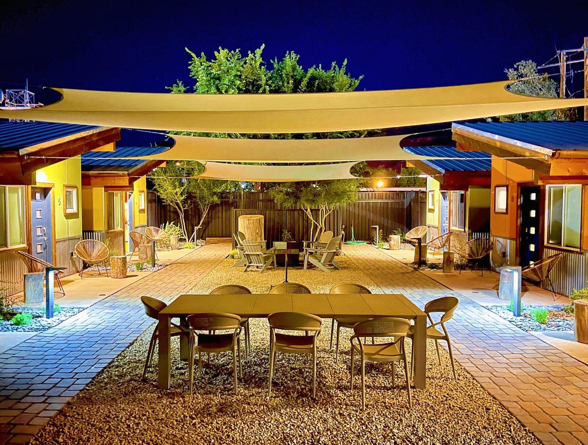 Downtown Kokopelli West 3 - Newly Remodeled Stylish Studio Moab Bagian luar foto